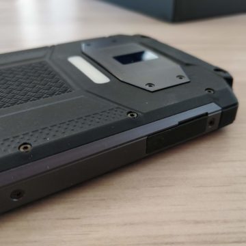 Oukitel WP2, il carro armato degli smartphone con autonomia infinita