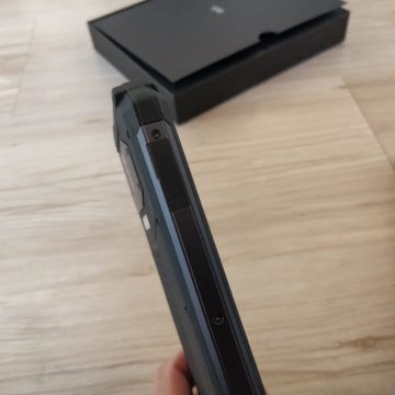 Oukitel WP2, il carro armato degli smartphone con autonomia infinita