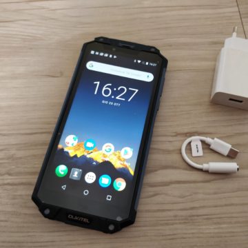 Oukitel WP2, il carro armato degli smartphone con autonomia infinita