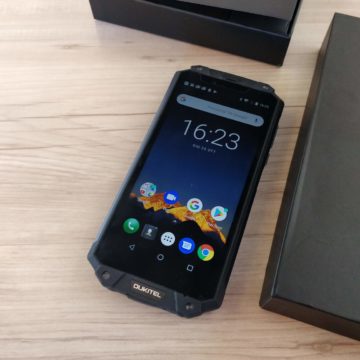 Oukitel WP2, il carro armato degli smartphone con autonomia infinita