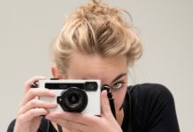 Pixii, fotocamera a telemetro digitale che sfida Leica cercando un alleato nello smartphone Pixii, ecco la fotocamera a telemetro digitale moderna che sfida Leica