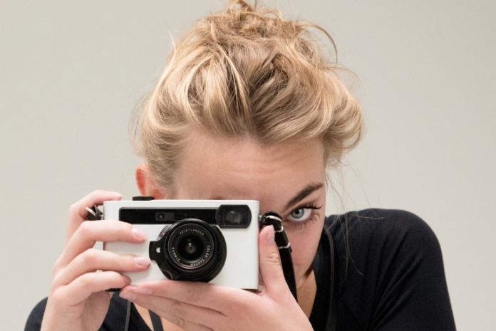 Pixii, ecco la fotocamera a telemetro digitale moderna che sfida Leica