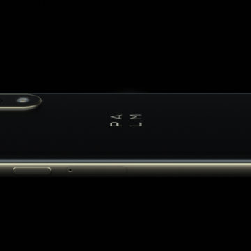 Palm torna ma sembra un incrocio tra Apple Watch e il primo iPhone
