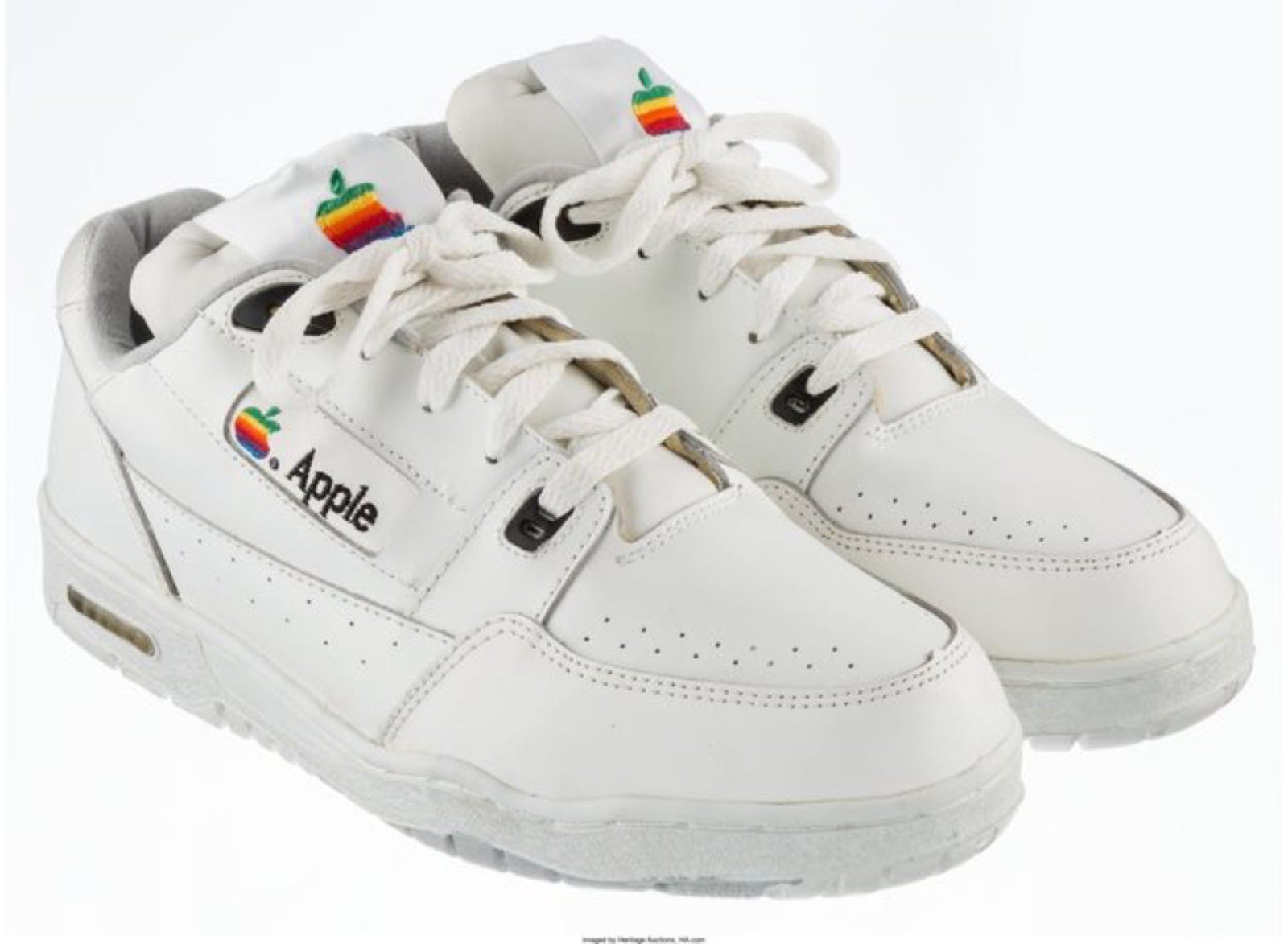 scarpe Apple foto - scarpe apple per i dipendenti negli anni '90 in collaborazione con Nike