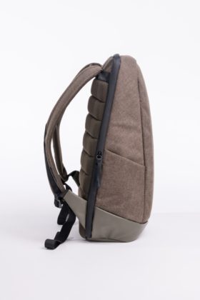 Sunnybag Iconic, lo zaino che ricarica lo smartphone senza fili