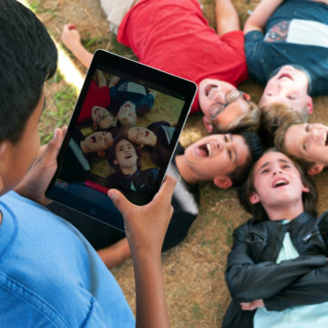 Apple lancia Tutti Possono Creare, gratis gli ebook per disegno, video, musica e foto