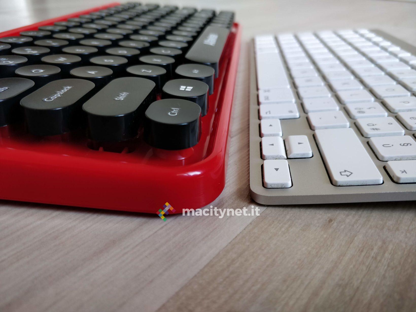 Recensione Alfawise K800, la tastiera vintage che sembra una macchina da scrivere Recensione Alfawise K800, la tastiera vintage che sembra una macchina da scrivere