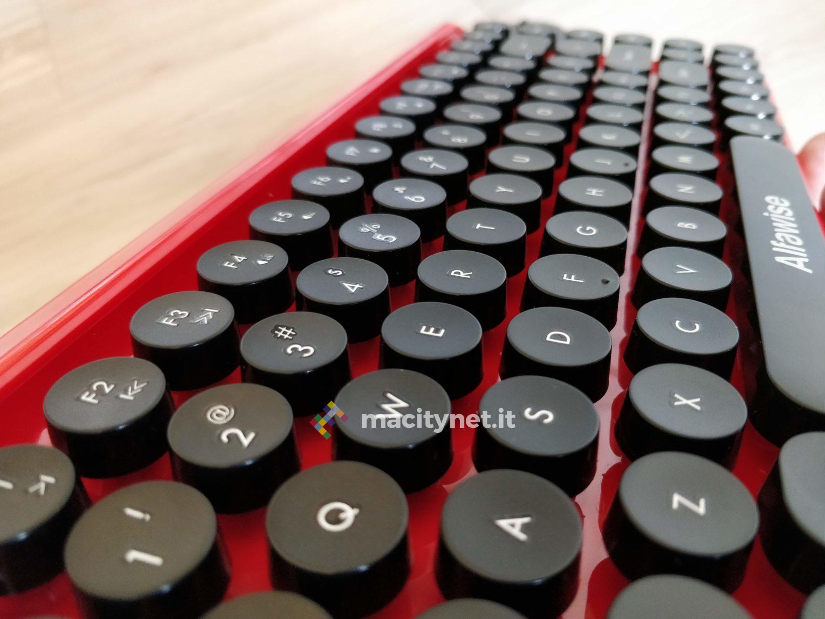 Recensione Alfawise K800, la tastiera vintage che sembra una macchina da scrivere Recensione Alfawise K800, la tastiera vintage che sembra una macchina da scrivere