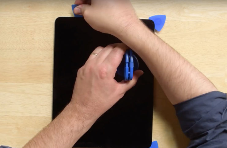 iPad da 12,9″ smontato: poche sorprese