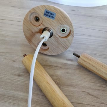 Recensione lampada da pavimento in legno Tomons, illuminare con stile