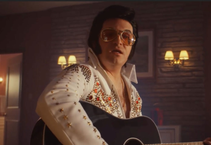 Gli imitatori di Elvis Presley nel nuovo spot Apple dedicato a FaceTime