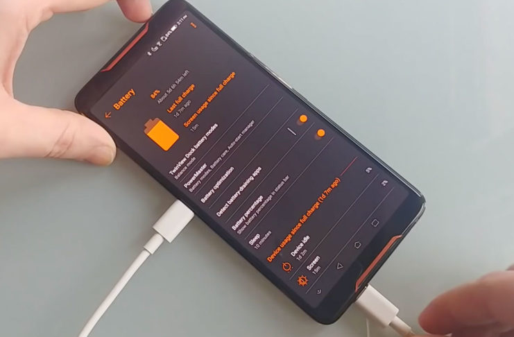Lo smartphone Aus ROG ricarica se stesso?