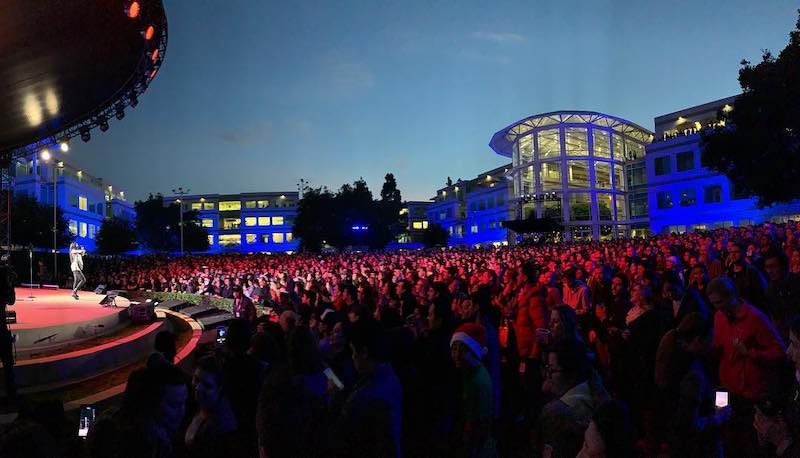 Con l’ultima birrata Apple festeggia il Natale a suon di musica da Frozen Con l’ultima birrata Apple festeggia il Natale a suon di musica da Frozen