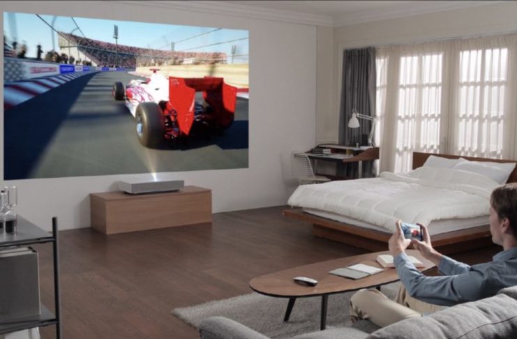 Al CES 2019 arriva la TV laser LG: 120 pollici da meno di 20 centimetri di distanza