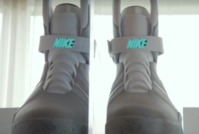 Le prime scarpe Nike da basket che si allacciano da sole arrivano nel 2019