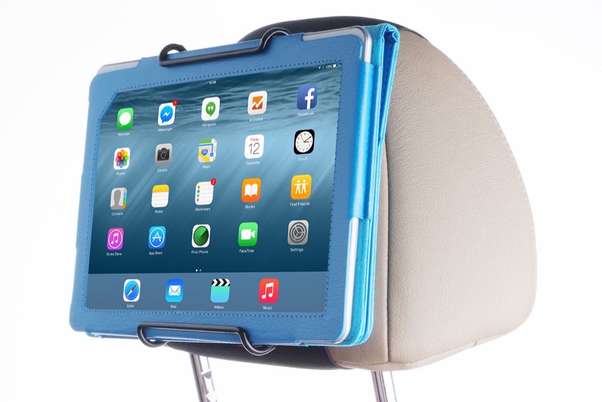 TFY, il supporto che fissa i tablet su qualsiasi poggiatesta per auto