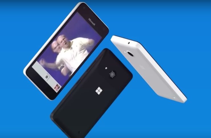 Windows 95 Mobile, come sarebbe la vita con uno smartphone Windows e Clippy