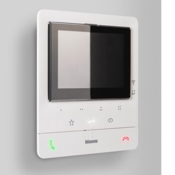 Legrand e B-Ticino a CES 2019: interruttori a comando vocale Alexa e citofono smart serie 100X