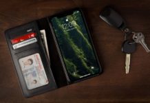 Recensione BookBook per iPhone: la cover vintage preziosa, ma per pochi