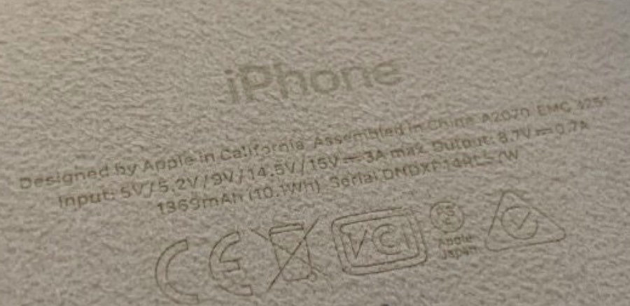 In Apple Smart Battery Case per iPhone XS e XS Max c’è una batteria più piccola
