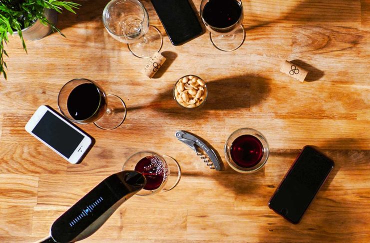 CES 2019: Ora in preodine Aveine, l’aeratore per vino connesso allo smartphone