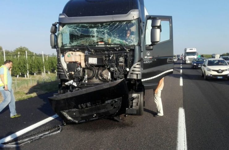 Camion Apple coinvolto in un incidente mortale: trasportava materiale segreto