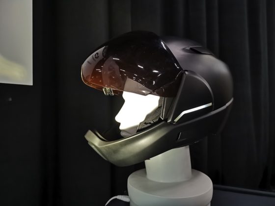 CrossHelmet, il casco connesso con HUD a 360 gradi: CES 2019