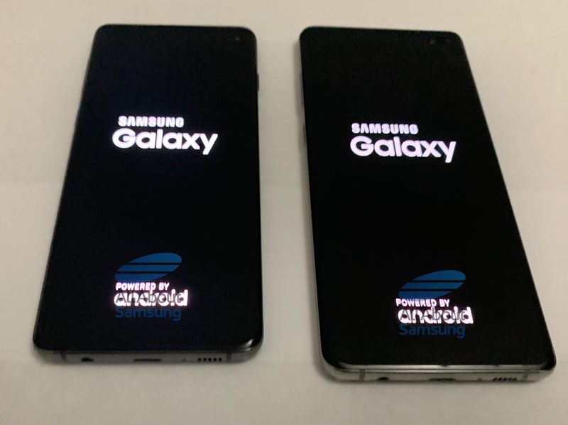 Galaxy S10 senza veli, eccoli svelati in foto