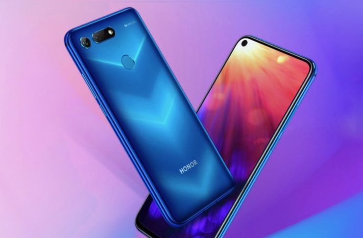 Honor Viev20 arriva in Italia anche in versione Moschino con fotocamera potenziata AR da 48MP e “schermo con buco”
