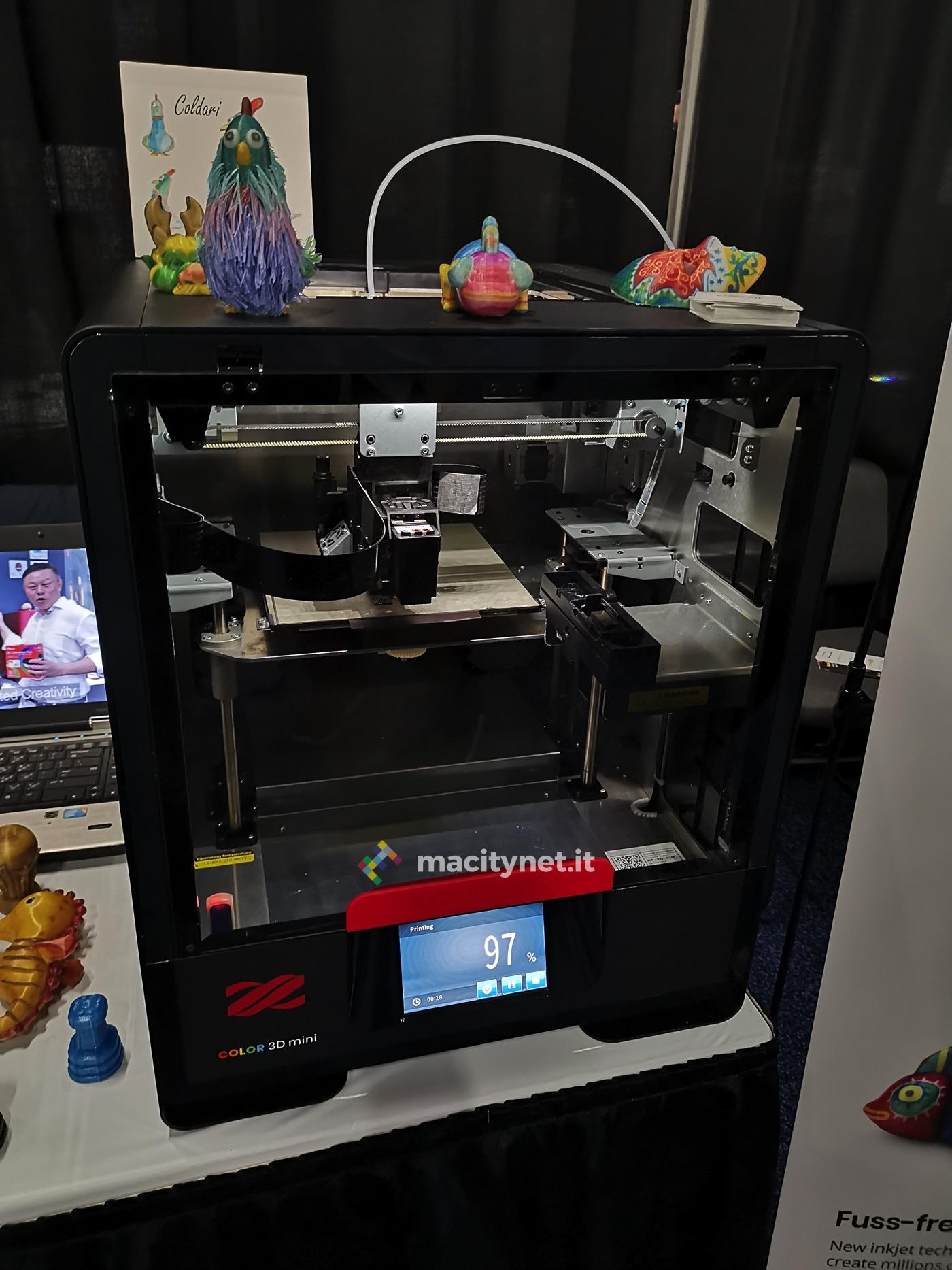 XYZprinting mostra la stampante 3D Da Vinci Color mini al CES di Las Vegas