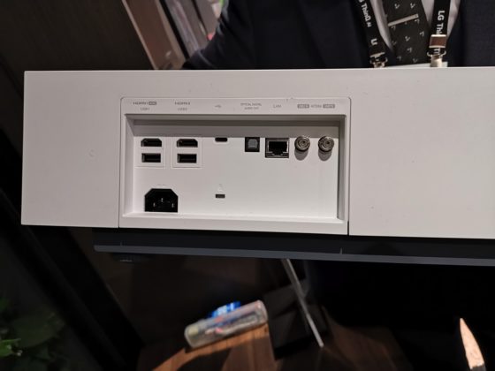 CES 2019, LG HU8K è un nuovo videoproiettore 4K con tecnologia &#8220;a tiro corto&#8221;