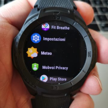 TicWatch E2 e TicWatch S2 disponibili in Italia: gli smartwatch WearOS per l’analisi del nuoto e il fitness con AI
