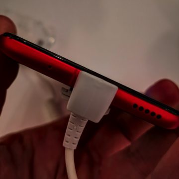 Honor View 20: unboxing, primi scatti, varianti colore e cover Moschino