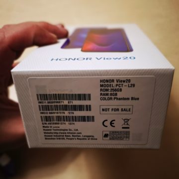 Honor View 20: unboxing, primi scatti, varianti colore e cover Moschino