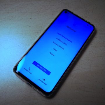 Honor View 20: unboxing, primi scatti, varianti colore e cover Moschino