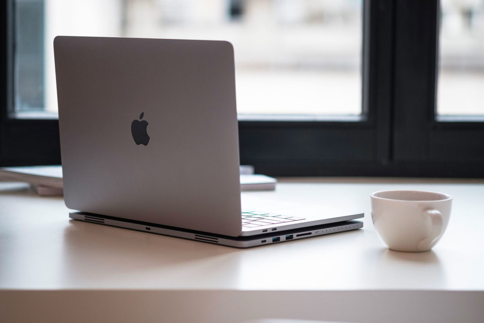 Linedock, disponibile la geniale docking station per MacBook Air e MacBook Pro 13″ Linedock