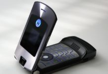 Motorola Razr, il mito dei telefonini a conchiglia tornerà come smartphone pieghevole