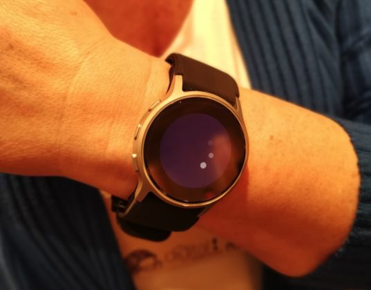 Al CES 2019 Omron HeartGuide, lo smartwatch che misura la pressione sanguigna