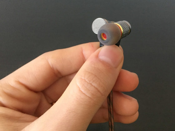 Recensione QKZ DM6, gli auricolari in-ear con filo e spina jack angolata