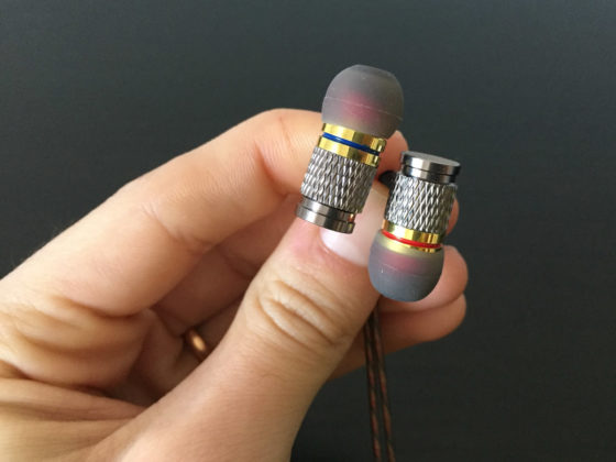 Recensione QKZ DM6, gli auricolari in-ear con filo e spina jack angolata