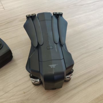 Recensione SJRC F11, il drone pieghevole che si crede un Mavic Pro a un quindi del prezzo