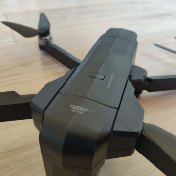 Recensione SJRC F11, il drone pieghevole che si crede un Mavic Pro a un quindi del prezzo