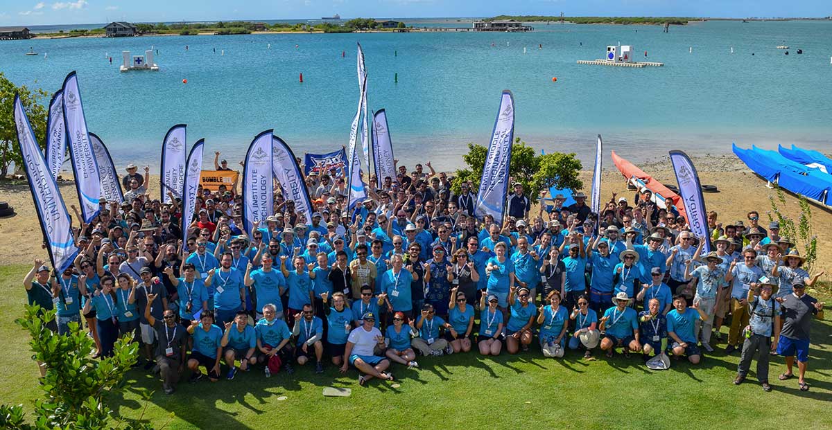 Alcuni membri dei team delle 15 università che hanno partecipato al Maritime RobotX Challenge