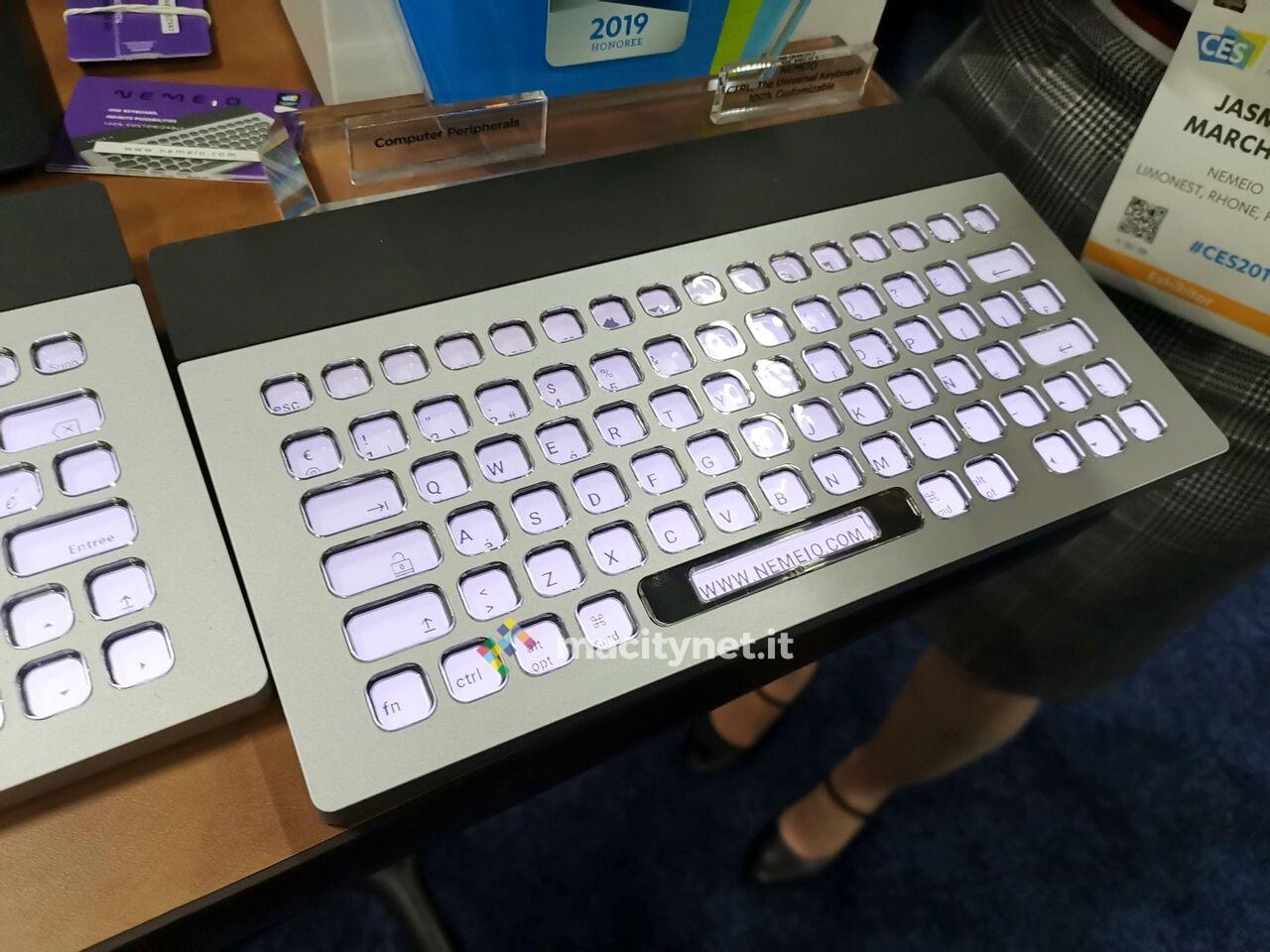Al CES 2018 Nemeio, la tastiera e-Ink con tasti personalizzabili