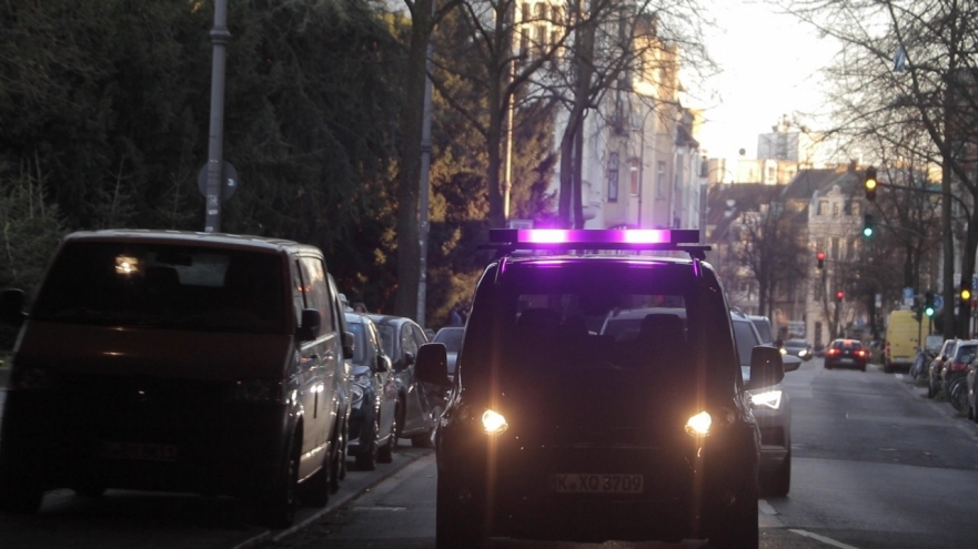 Ford studia come far comunicare i veicoli a guida autonoma con gli utenti della strada