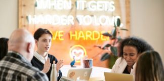 Apple sceglie l’associazione Dream Corps ed espande il programma #Youcode alle minoranze