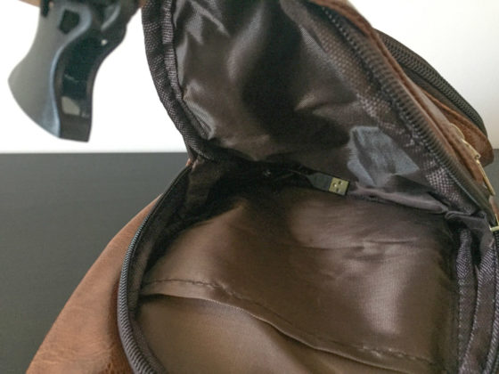 Recensione borsa monospalla in simil-pelle con presa USB