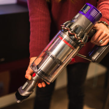Dyson Cyclone V10, giro di prova con l’aspirapolvere hi-tech più desiderato