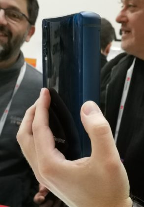 Lo smartphone più grosso (e più brutto) visto al MWC 2019