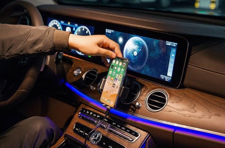 Da Gocomma il caricatore wireless smart da auto con ricarica rapida